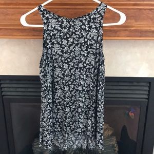Gap swing tank